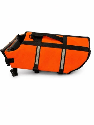 Orange flytväst för hund - En orange flytväst för hund med svarta detaljer och reflexband. Västen har ett praktiskt handtag upptill och justerbara remmar med spännen för säker passform. Tillverkad i slitstarkt material och designad för att synas väl.
