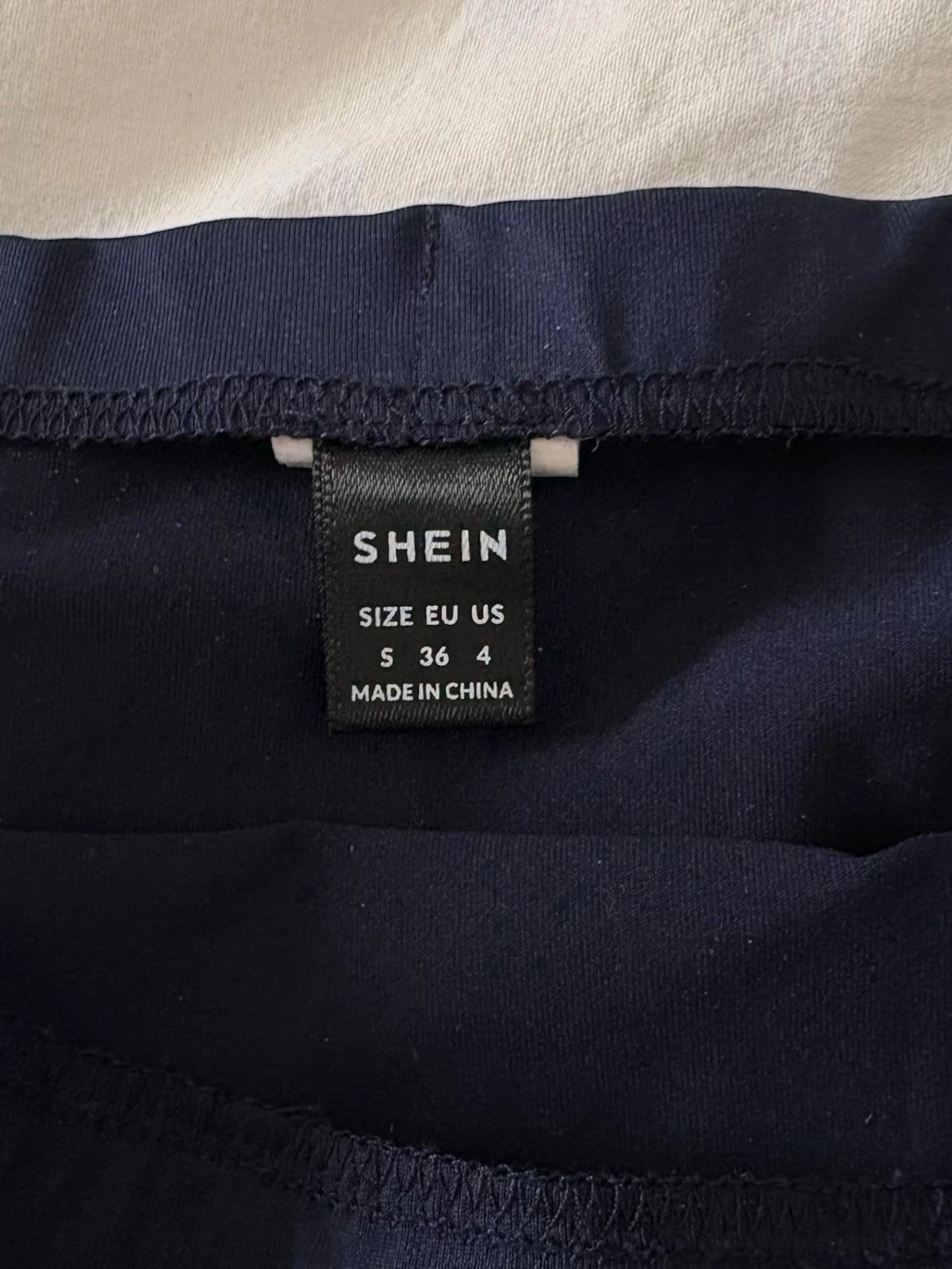 Mörkblå kortkjol från SHEIN - 1