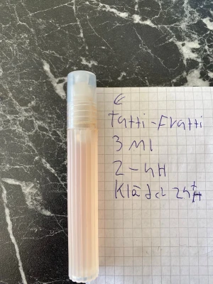 Parfymolja-tuttifrutti  - Parfymolja av Tuttifrutti som passar perfekt till sommarn. Handtillverkad i libanon av en parfymist där han har mognat oljorna i år. Leverans samma dag som köpet om innan 13:00