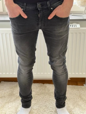 Tiger of sweden - Jeans - Klassiska stilrena svarta jeans 📌 Tiger of sweden 📌 Skriv vid frågor. 🤝