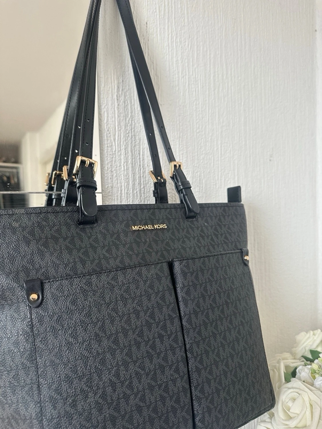 Svart handväska från Michael Kors - 1