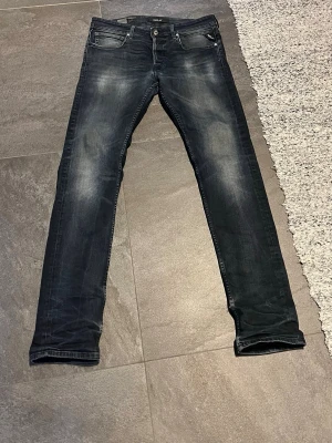 Replay jeans  - Säljer dessa replay jeans eftersom att dom är fel storlek 