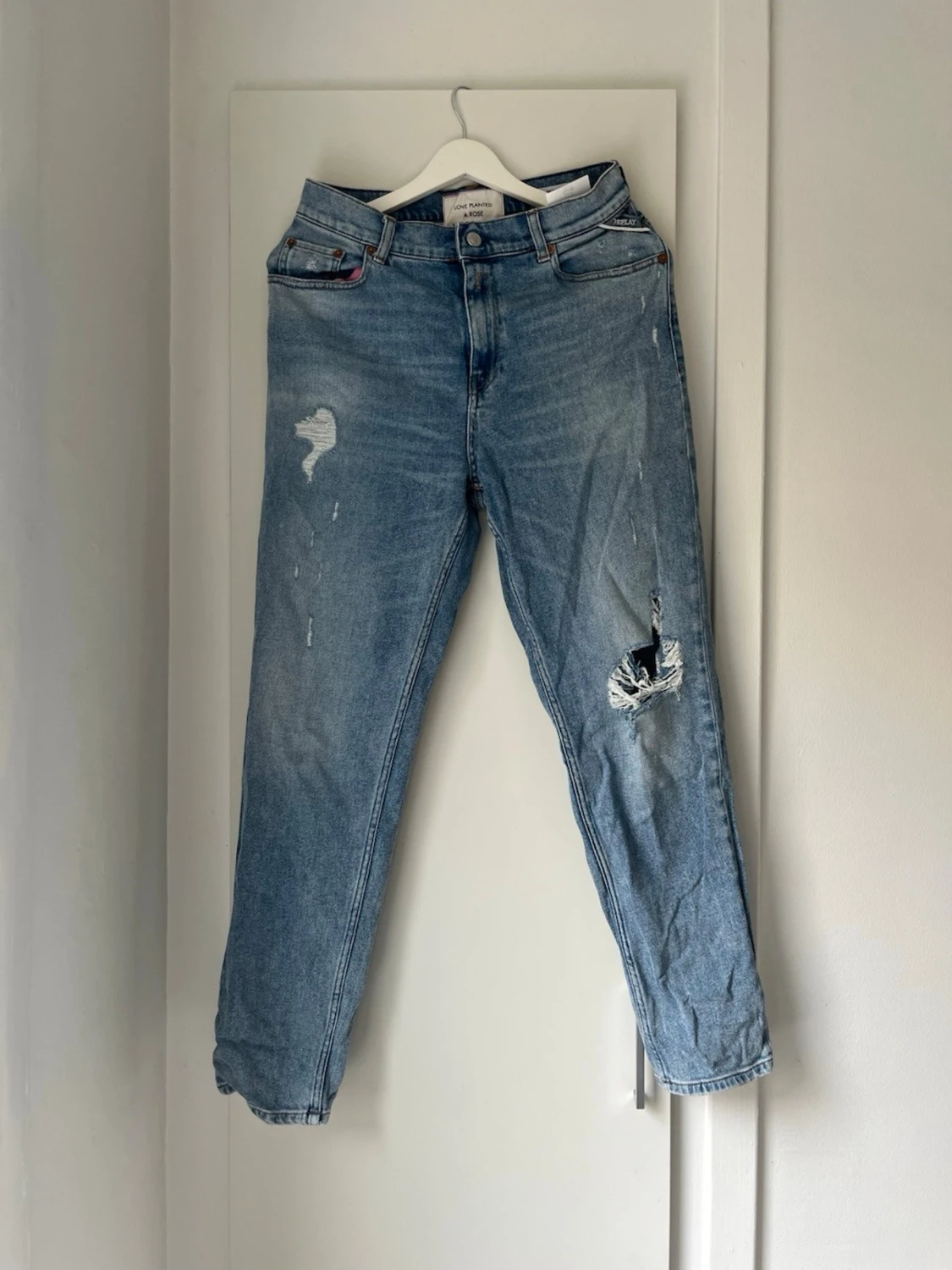 Blå slitna jeans från Replay - 1