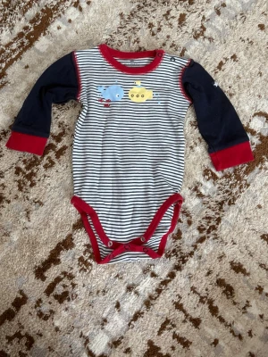 Babybody - 74 - Babybody i storlek 74 pris 20kr