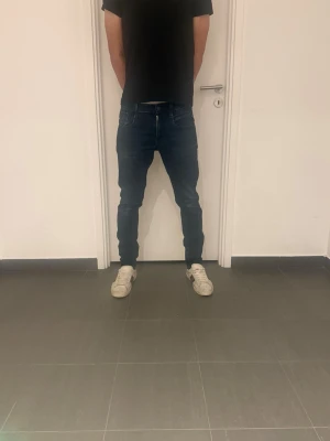 Replay Anbass jeans  - Säljer nu dessa feta Replay Anbass jeans, skriv för fler bilder/frågor😊
