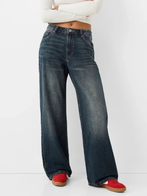 Slutsålda Bershka Jeans - Helt nya jens från Bershka som är slutsålda, aldrig använda, aldrig ens upppackade. Säljer pga fel storlek och missade retur. Nypris 399 kr.