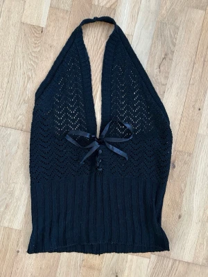 Virkad halterneck med snörning - Vintage topp från Paris