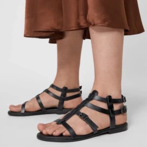 Nya! Bianco sandaler i skinn Stl 37  - Helt nya i kartong!  Butikspris 950kr  Bianco Stl 37 