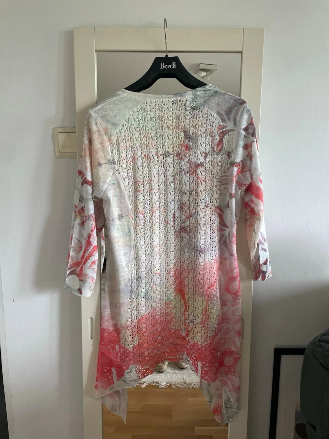 Mönstrad blus med knytning från tredy - 1