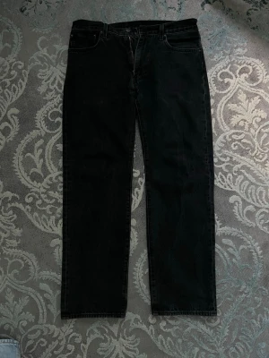 Levi’s Jeans 555 - Levi’s jeans i storlek 33/32, dem är använda men är i bra skick 