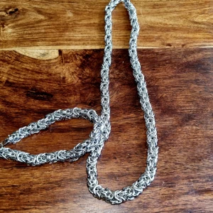 Silver plated Necklace, high quality 50cm 8m thickness - 925 Silver Plated Byzantine Woven Grass Rope Design, with a Retro and Minimalist Style. It Includes Polished Chain Links, Suitable for Anniversaries, Weddings, and Parties