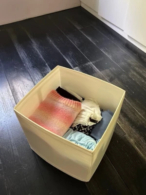 Mysterybag med sommarkläder - Allt från storlek 134 i barnstorlek till s i vanliga storlekar. Bara att skriva hur många plagg man vill eller om man undrar något!🤍