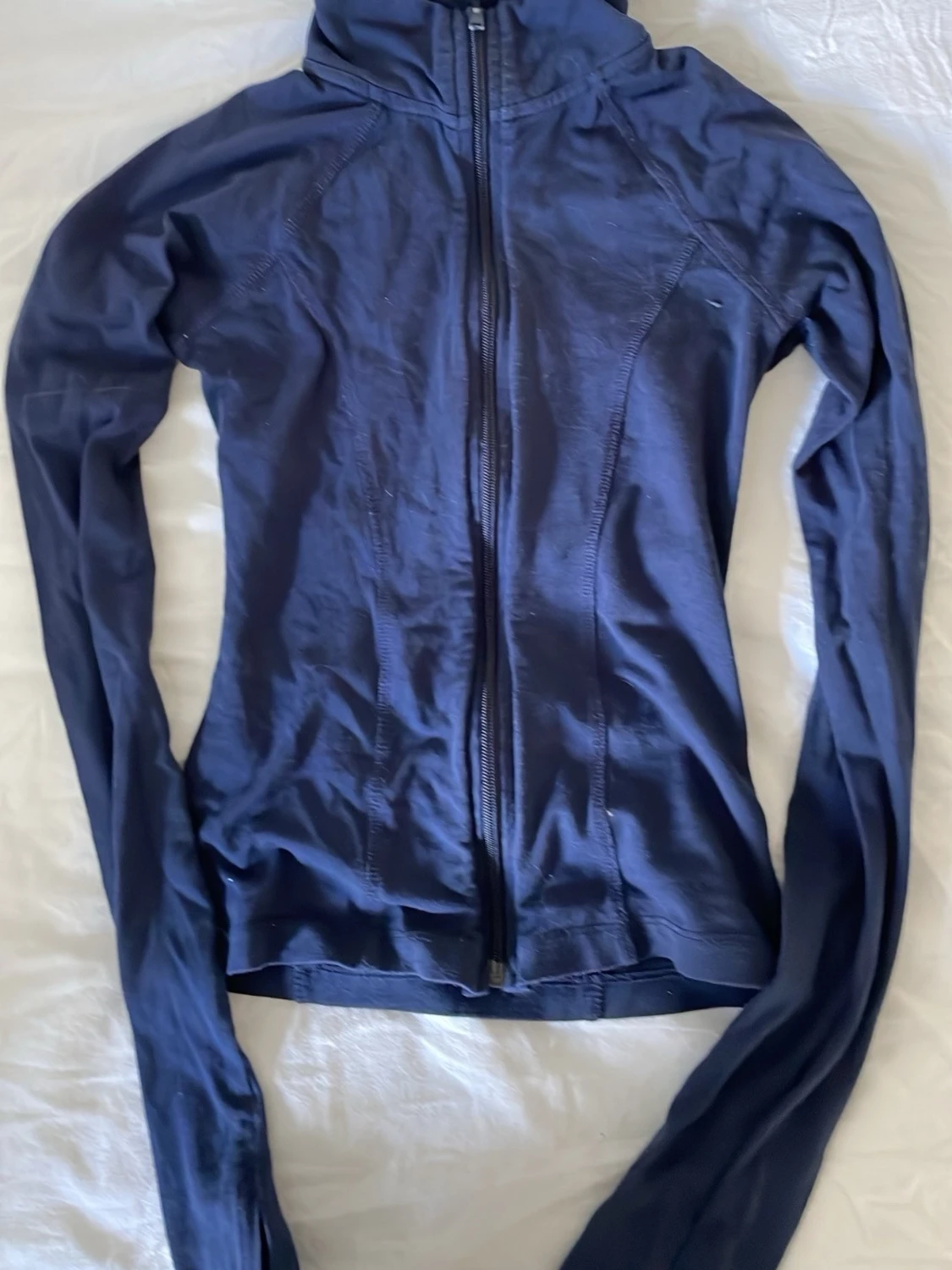 Mörkblå tröja - 2