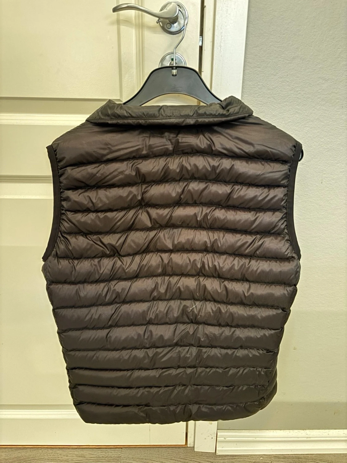 Svart dunväst från C.P Company - 1