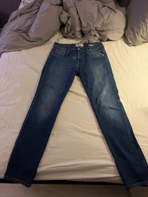 Replay anbass jeans - Replay anbass jeans i mycket gott skick.                     Storlek: W30 L32