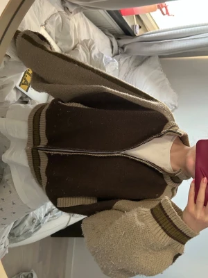 Jaded London Jacka - Säljer en jätte snygg jacka/kofta från jaded london❤️ kan tänka mig sälja för bra pris ❤️