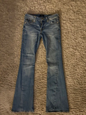 true religion jeans - säljer dessa då de tyvärr är för korta för mig 