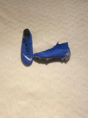 Miler Mercurial Superlfy ”Fast Forward” - Säljer ett par OG Nike Mercurial Superfly i storlek 43