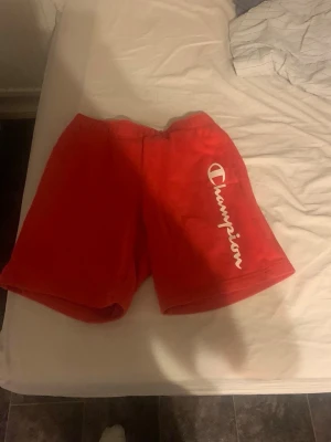 Sköna shorts - Perfekta shorts för sommaren men även hemma, perfekt för chill, träning och bad. Väldigt bra pris och kvalité och storlek M i barnmodell