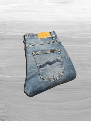 Nudie jeans - Ett par shyssta nudie jeans som är i topp skick han på bilden är 177🤝