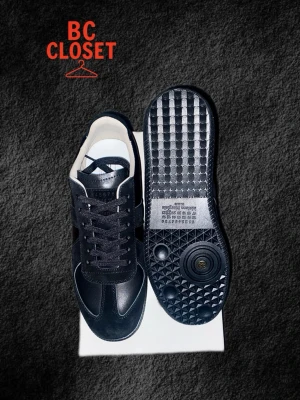 Maison Margiella Gats - Säljer dessa feta Maison Margiella Gats! Priset är diskuterbart, hör av dig för frågor, mer bilder och funderingar!✅✅