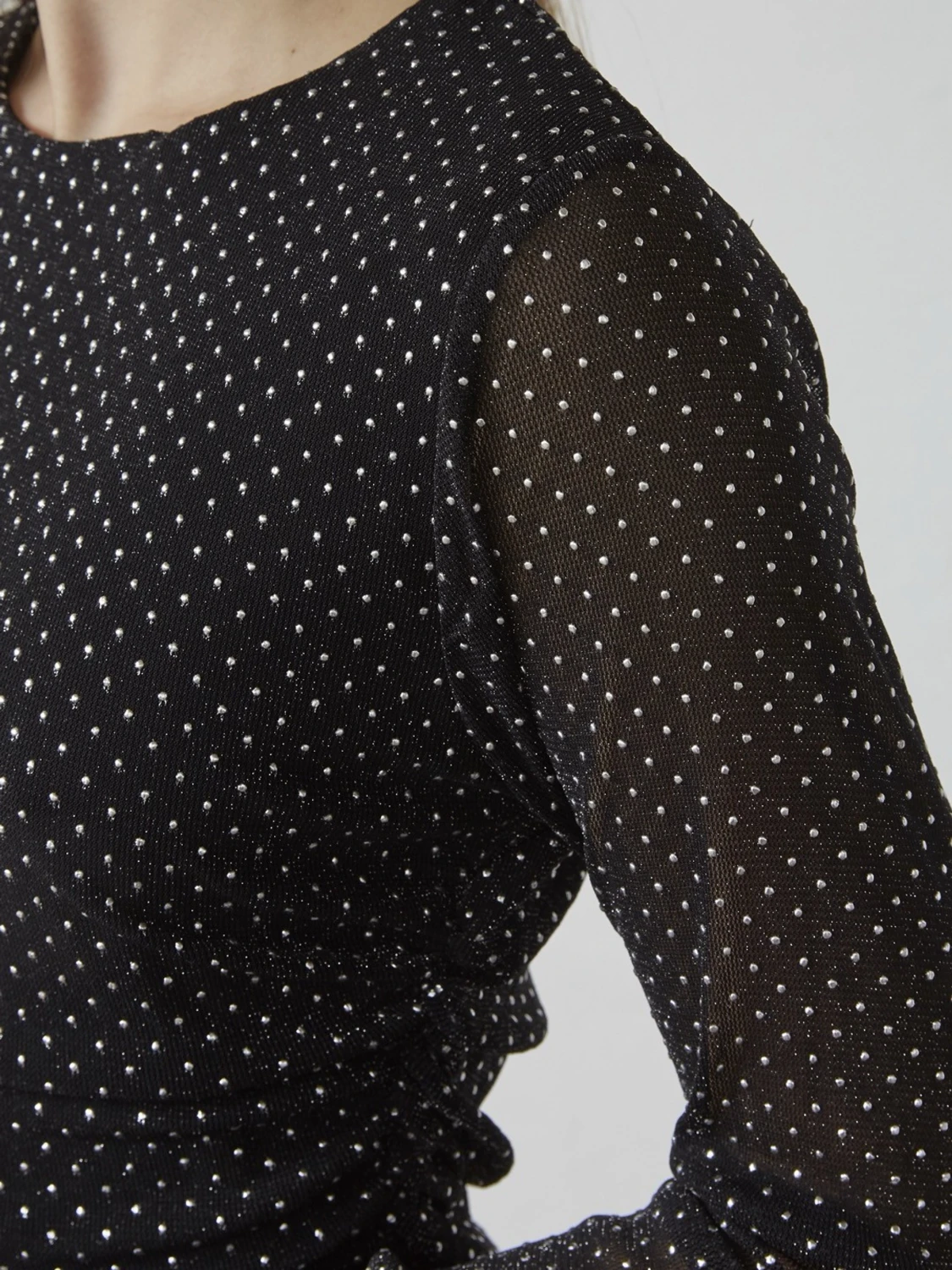 Svart prickig klänning från sisters point - 1
