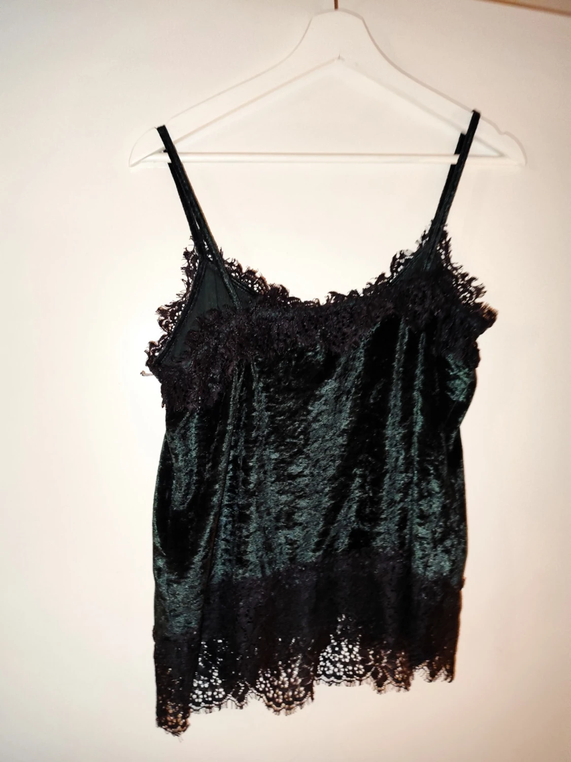 Mörkgrönt sammetslinnemed spets - 3