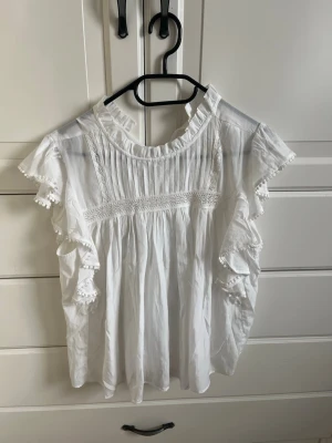 Blus - Säljer en superfin blus från h&m. Nyskick. Storlek s🩷