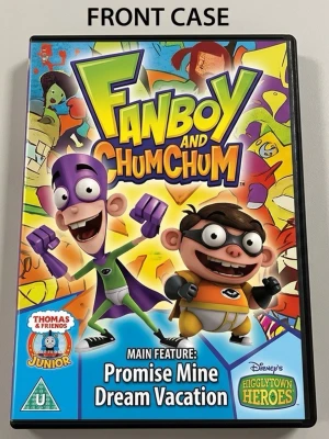 Fanboy and Chum Chum DVD - DVD med Fanboy and Chum Chum, färgglatt plastfodral med illustrationer av karaktärerna. Innehåller sex tecknade avsnitt, bland annat Promise Mine Dream Vacation och Happy Halloween. Region 2 PAL-format.