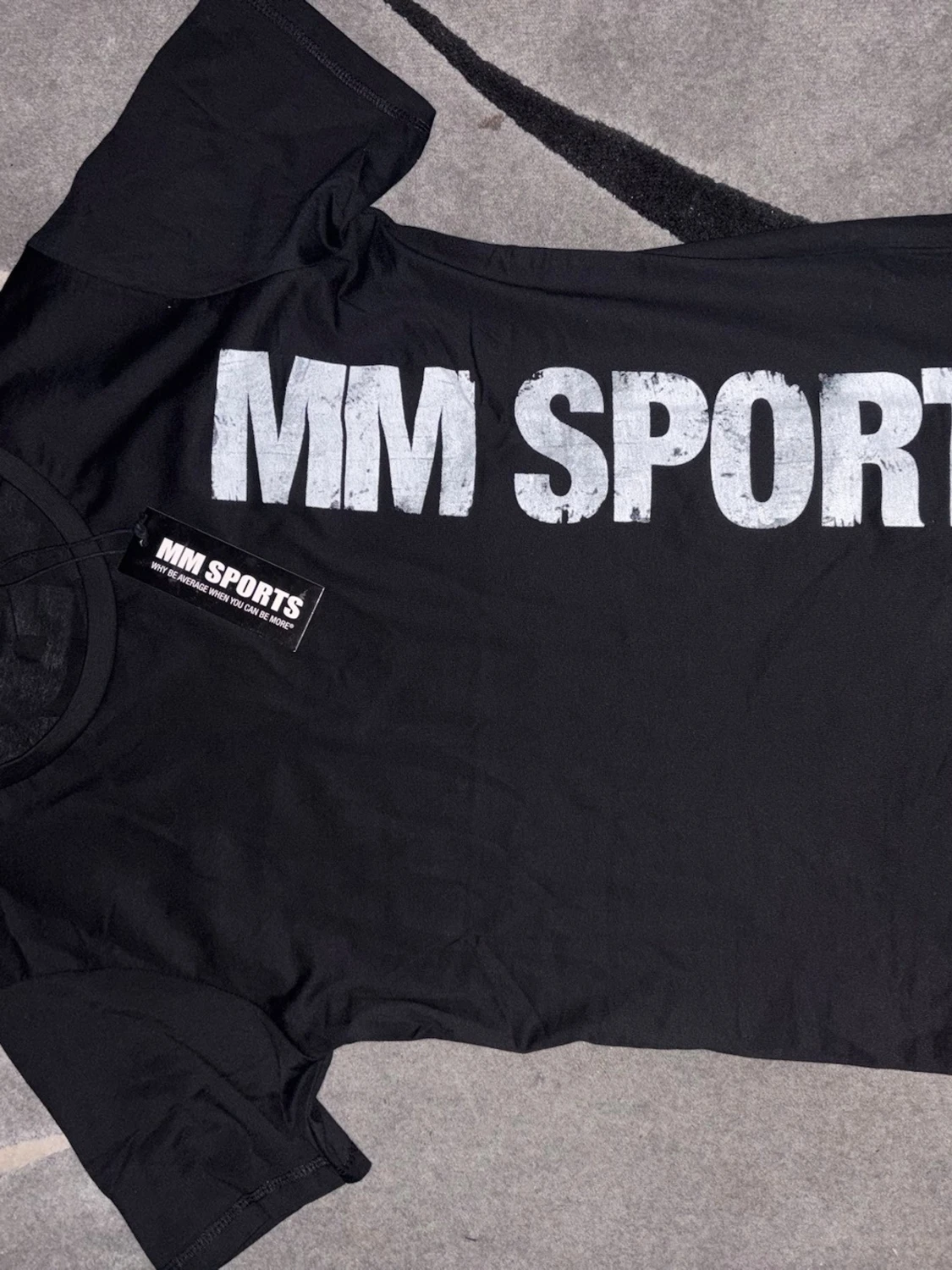 Svart t-shirt från MM Sports - 1