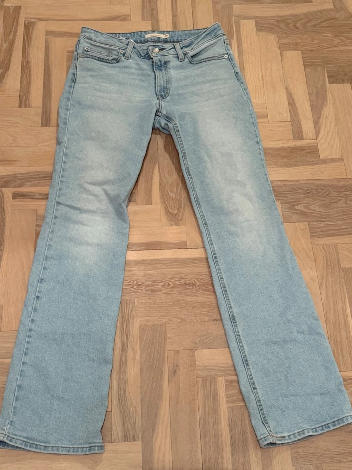 Levis Ljusblå raka jeans
