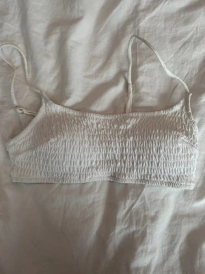 Bikini topp - Aldrig använd, storlek xs tajt i passformen