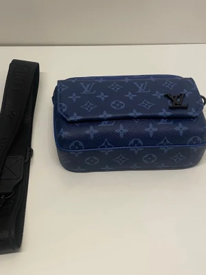 Axelväska - Helt ny! Hör av dig vid frågor. Pris kan diskuteras vid snabb affär