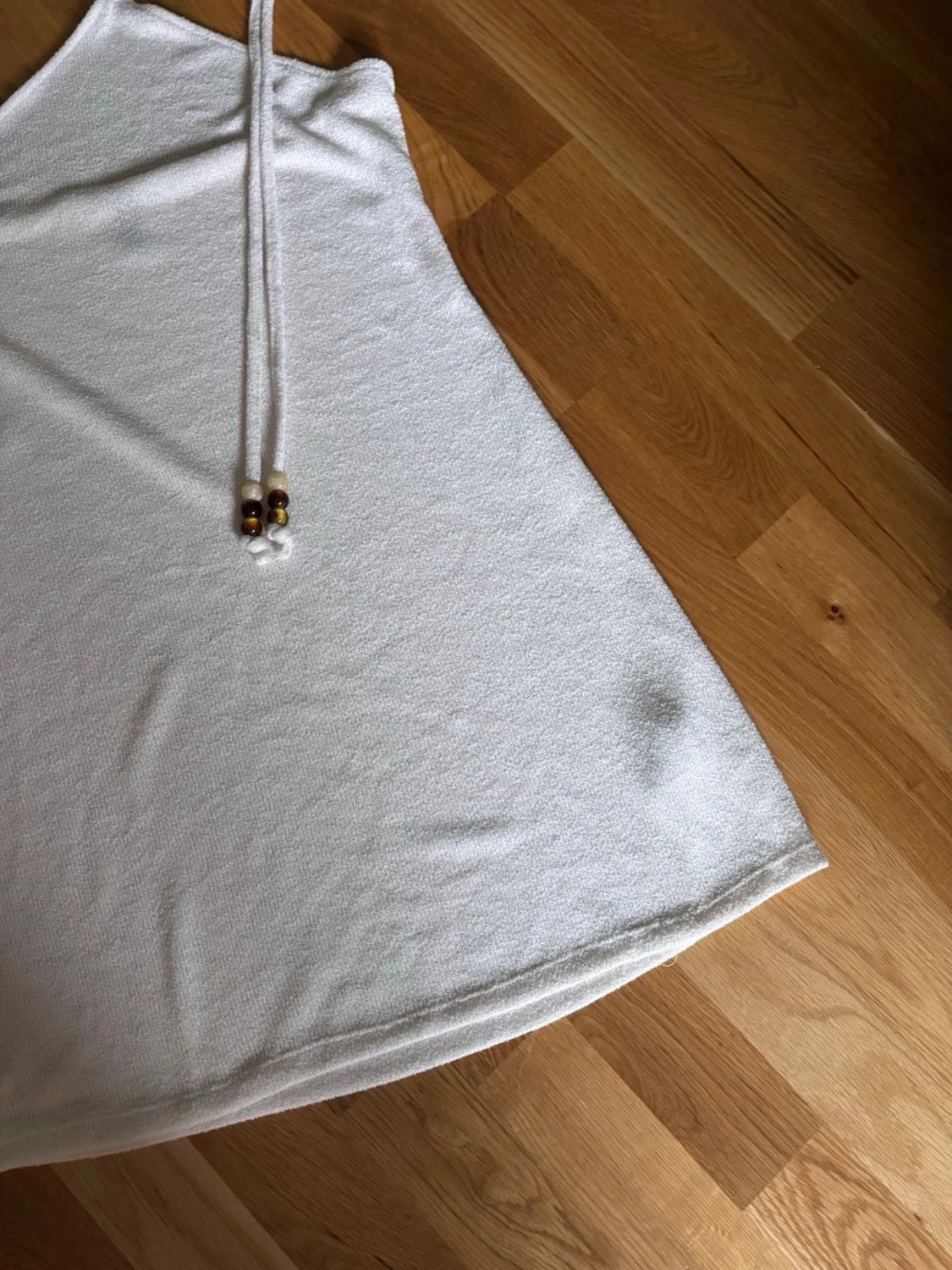 Vit oneshoulder strandklänning - 4