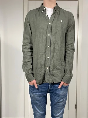 Morris Linneskjorta  - Säljer nu denna Morris Linneskjorta, skriv för fler bilder/frågor🙌🏼