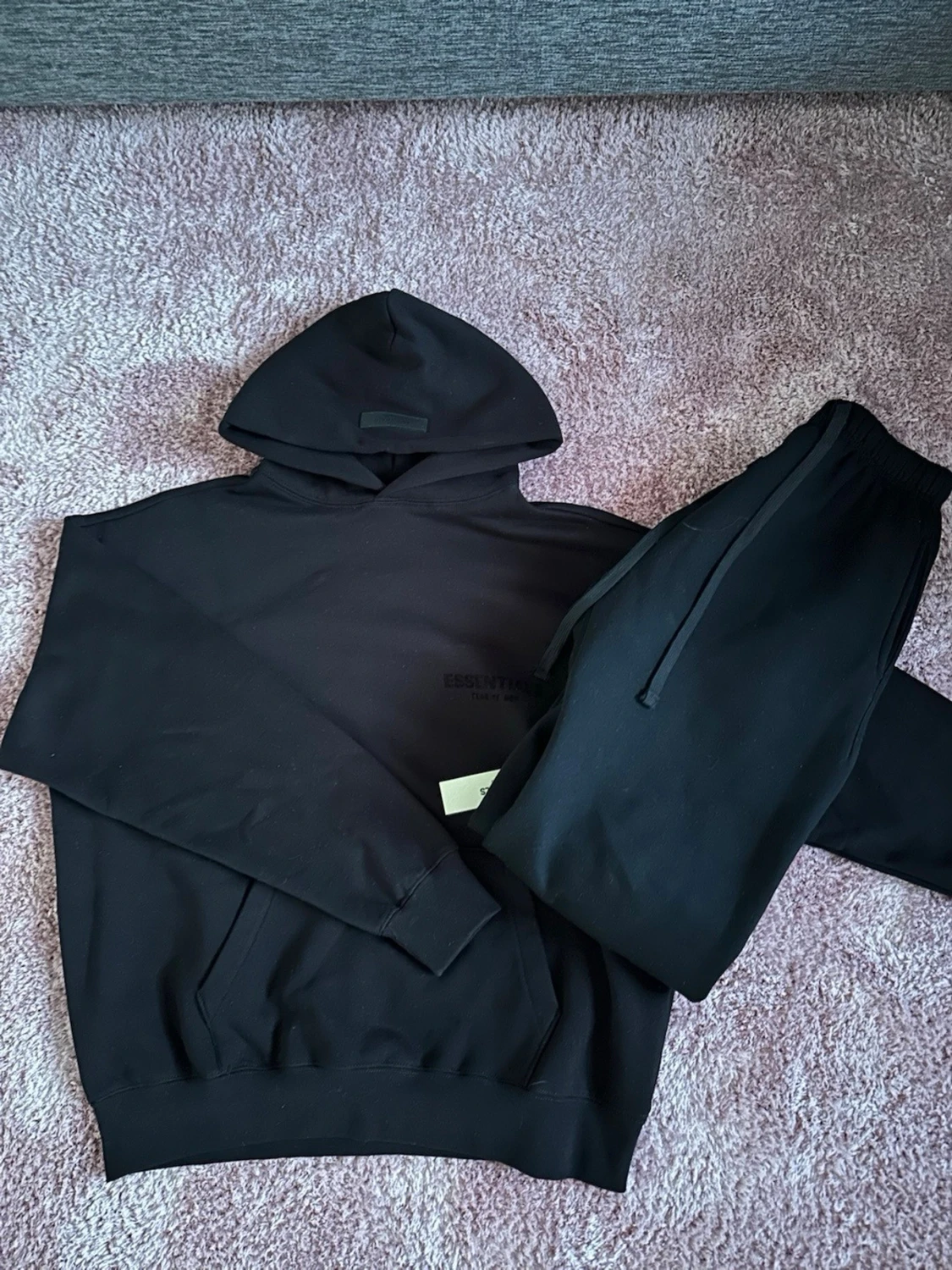 Essentials tracksuit svart