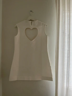 CLOEYS klänning  - Världens finaste klänning från cloeys, storlek s/xs! Aldrig använt klänningen!! ❤️perfekt för student nypris 2000