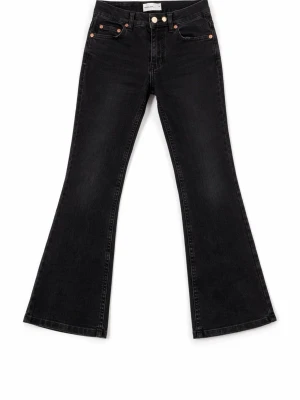 Svarta bootcut jeans från Perfect Jeans - Snygga svarta bootcut jeans från Perfect Jeans med klassisk femficksmodell och kopparfärgade nitar. Jeansen har hög midja och utsvängda ben för en trendig siluett. Perfekta för dig som gillar en retroinspirerad look.