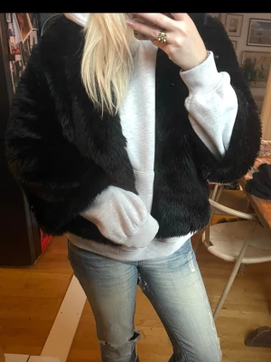 Trekvartsärmad jacka  - Trekvartsärmad pälsjacka 