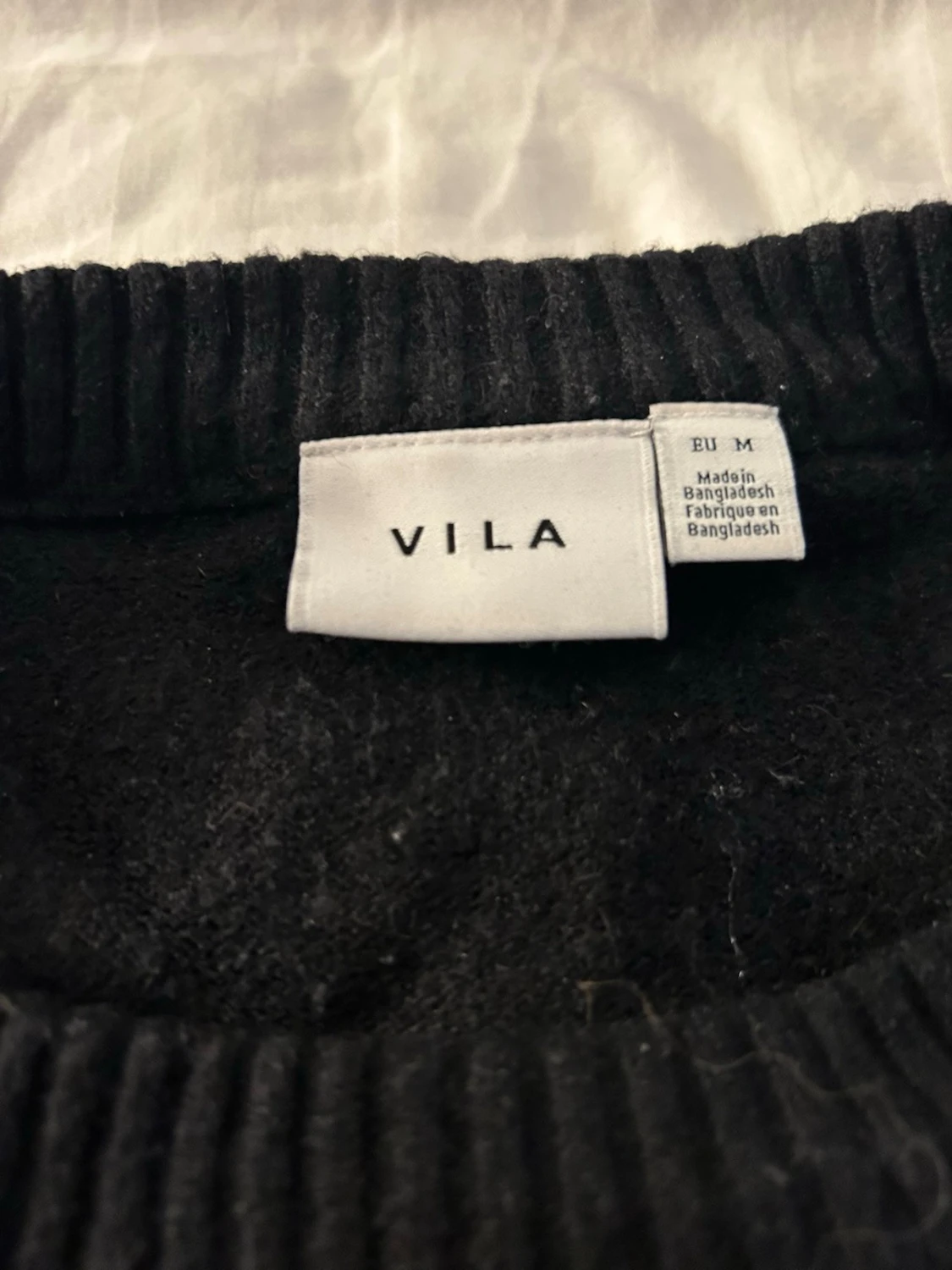 Svart stickad tröja från VILA - 2