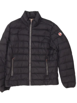 Svart dunjacka från colmar - Snygg svart dunjacka från colmar med quiltad design och två dragkedjefickor framtill. Jackan har hög krage och logotyp på ärmen. Perfekt för kalla vinterdagar och enkel att matcha med olika outfits.