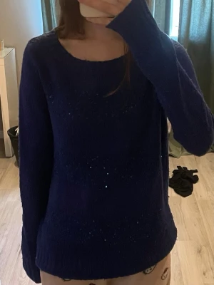 Stickad tröja - Blå stickad tröja från Tally Weijl, storlek XS.