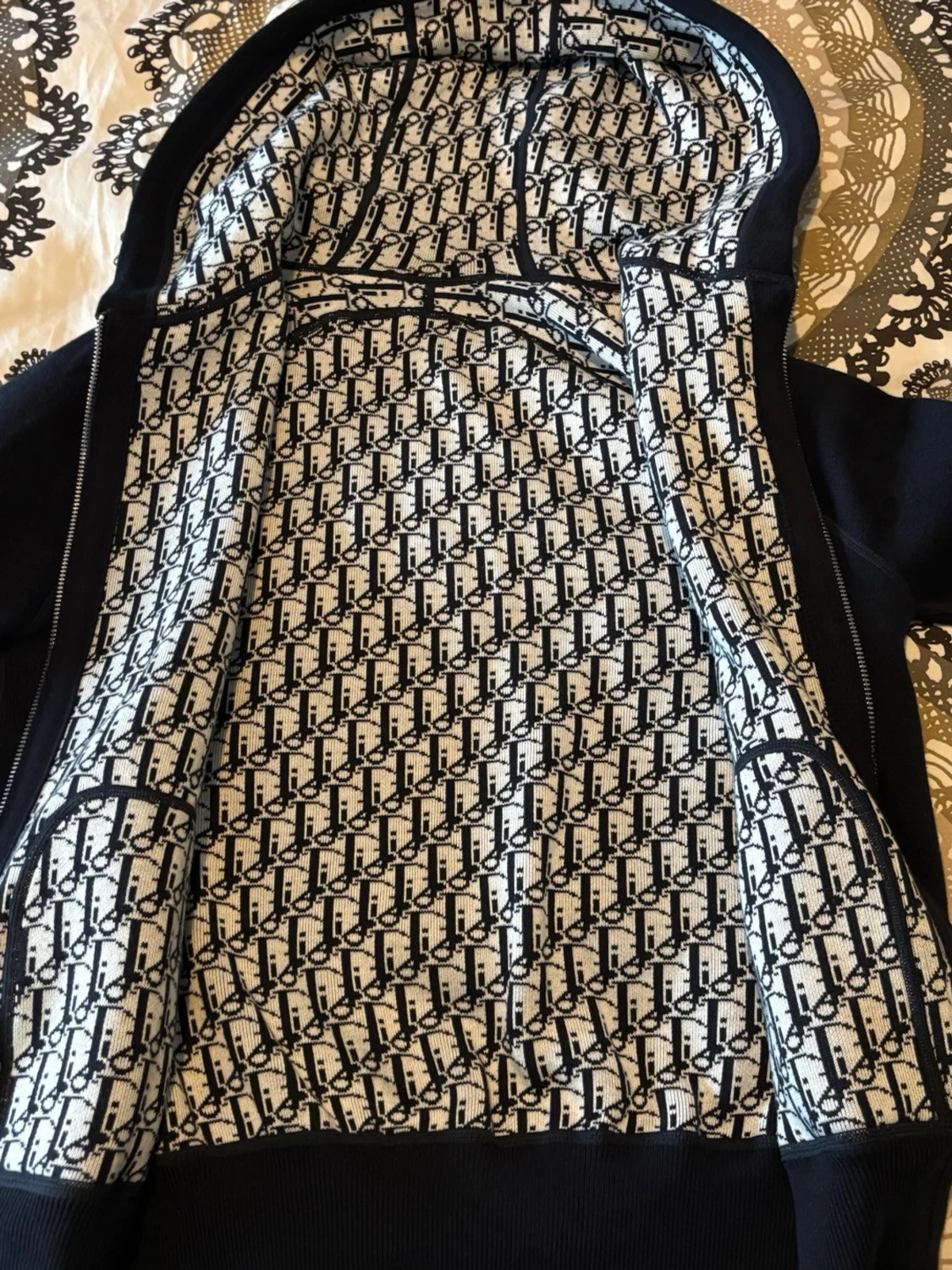 Mörkblå hoodie - 1