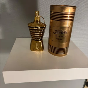 Jean Paul Gaultier Elixir - Säljer denna parfymen från Jean Paul Gaultier, boxen tillkommer inte då den saknar flera delar | storlek: 125ml, sprayad max 10 gånger | Hör av er vid frågor, pris kan diskuteras vid snabb affär 🙌 