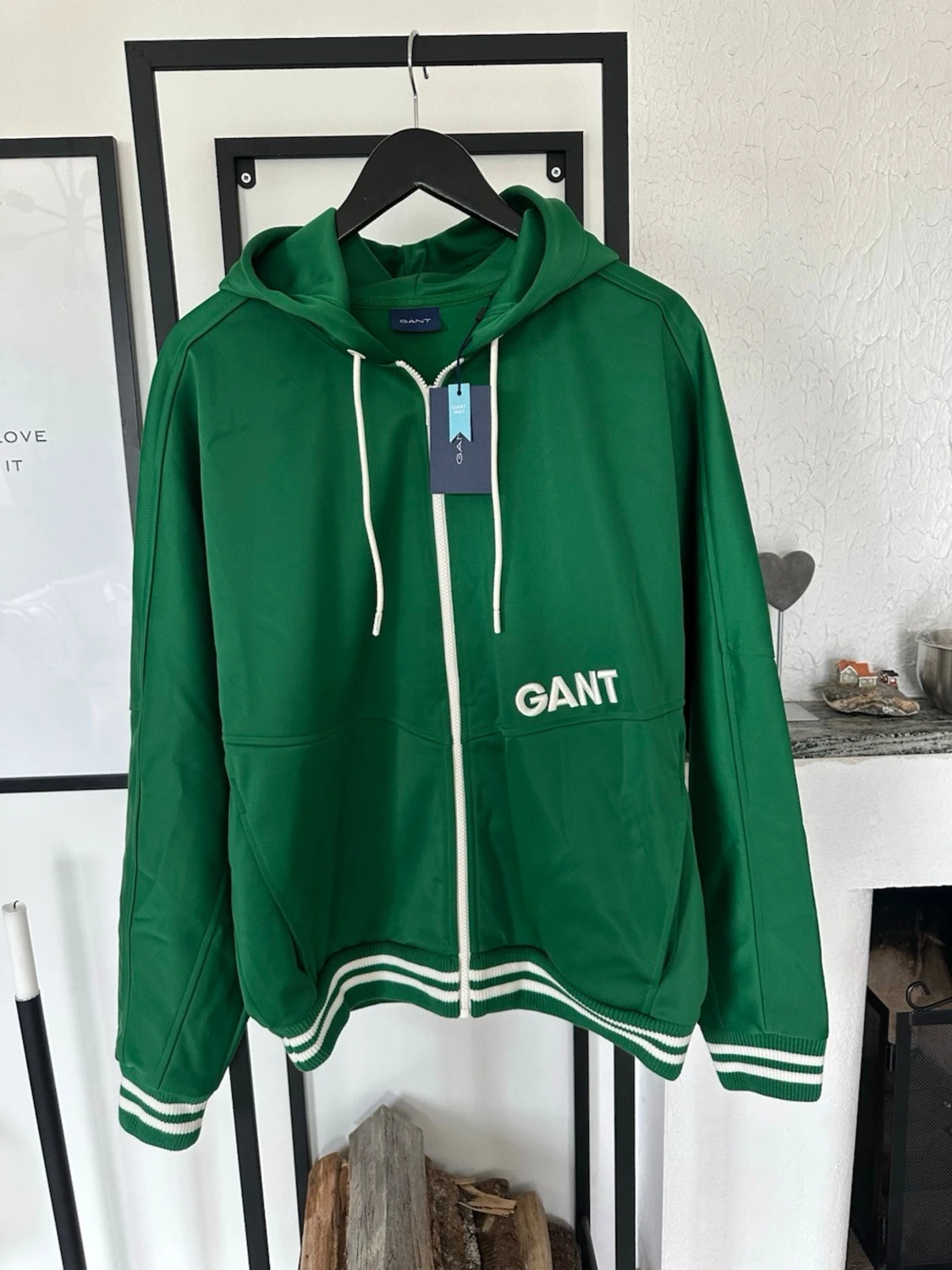 Grön hoodie med dragkedja från GANT