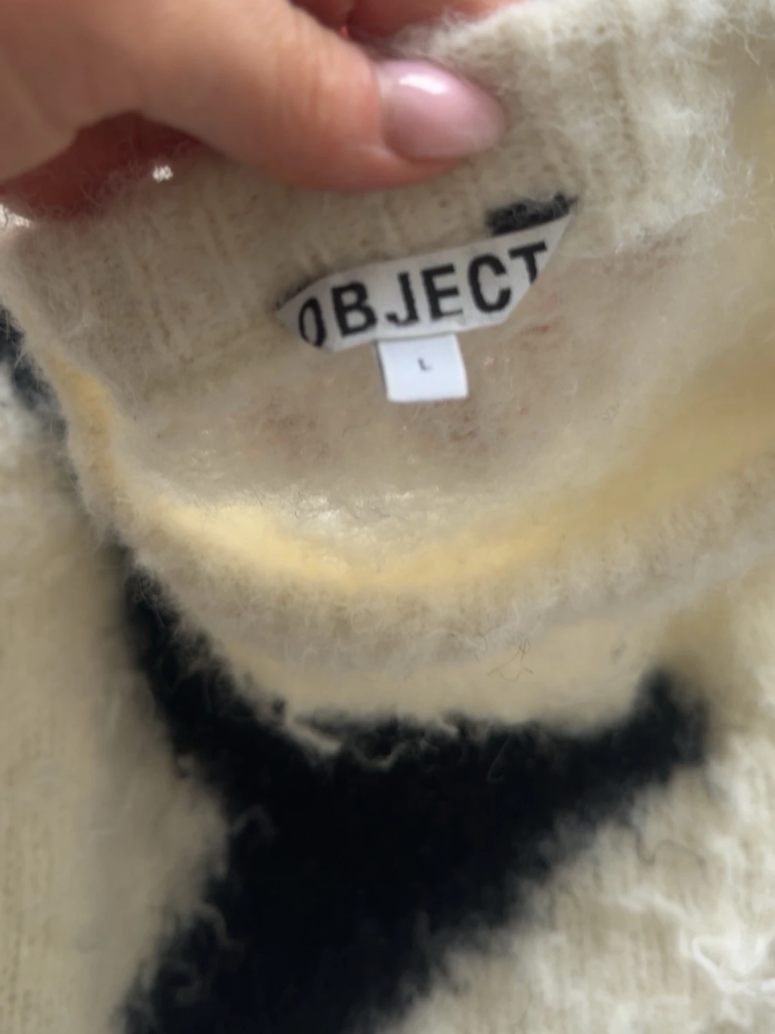 Heltslutsåld tröja från object - 2