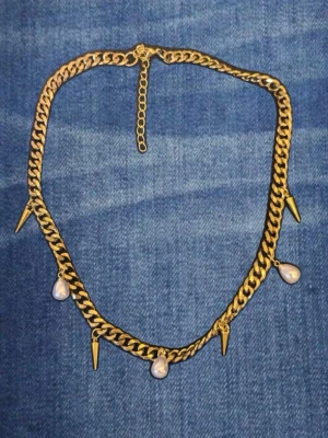 SPIKY PEARL - - 40 cm + 5 cm förlängningskedja i rostfritt stål    - Passar till alla tillfällen som skola, semester eller fest!                                                 Hör av dig vid frågor ! // VALENTINA