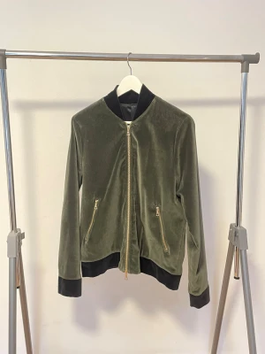 Limitato Jacka - Snygg limiterad Limitato jacka i storlek M, pris kan diskuteras vid snabb affär 