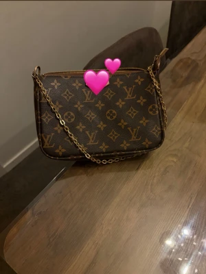 Väska  - Jätte fin väska helt ny aldrig använd