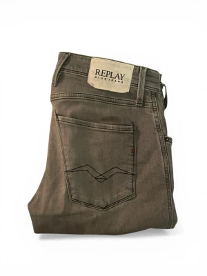 Replay jeans - Gråa replay jeans i mycket bra skick.